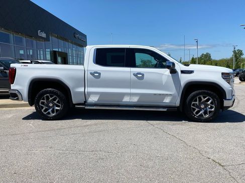 Used 2024 GMC Sierra 1500 SLT w/ SLT Premium Plus Package AWD/4WD image 9