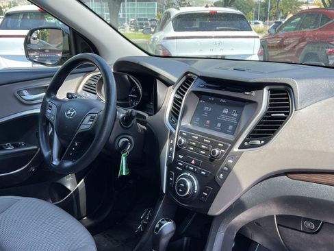 Used 2017 Hyundai Santa Fe SE AWD/4WD image 20