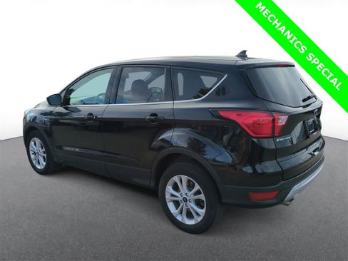 Used 2019 Ford Escape SE image 6