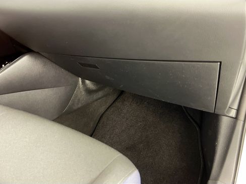 Used 2022 Toyota C-HR XLE image 35