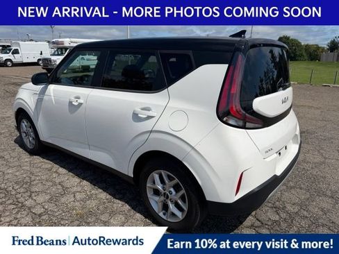Used 2023 Kia Soul S FWD image 5