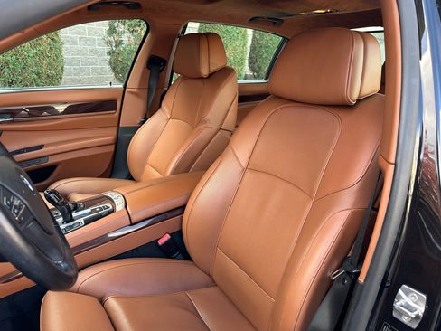 Used 2011 BMW 750Li image 22