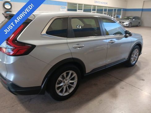 Used 2023 Honda CR-V EX image 3