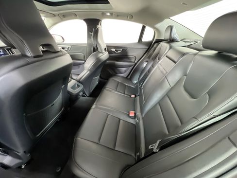 Used 2023 Volvo S60 B5 Core image 24