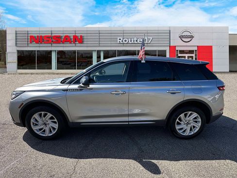 Used 2023 Lincoln Corsair AWD image 6