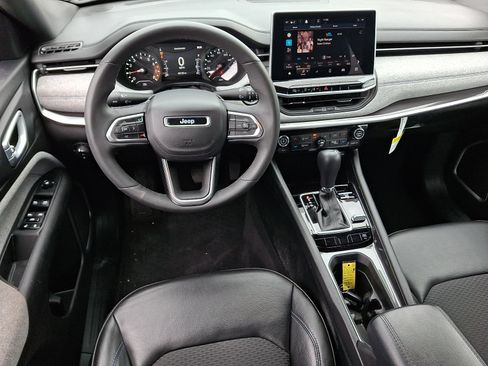 Used 2023 Jeep Compass Latitude w/ Convenience Group image 11