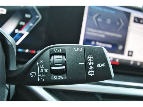 Used 2025 BMW X5 M60i AWD/4WD image 18