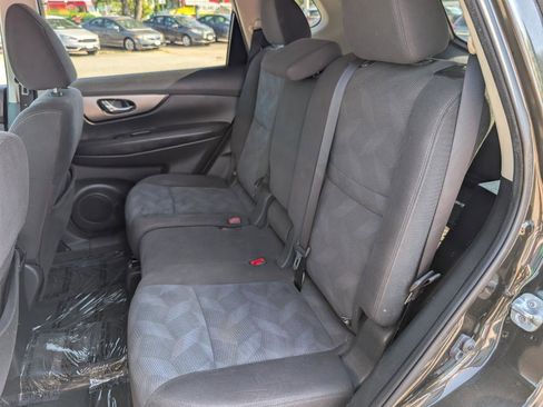 Used 2016 Nissan Rogue SV FWD image 29