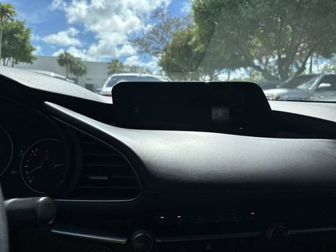 Used 2025 MAZDA MAZDA3 s FWD image 25