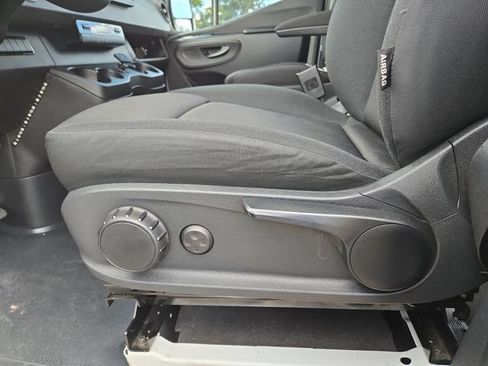 Used 2022 Mercedes-Benz Sprinter 2500 image 24