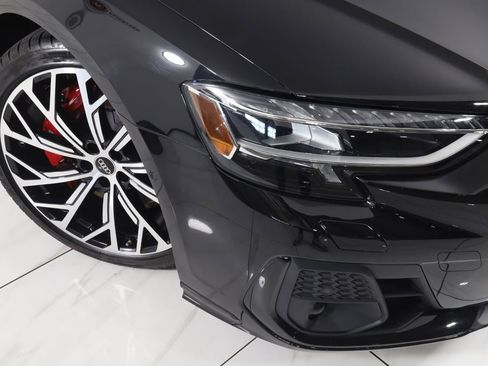 Used 2025 Audi S8 image 25