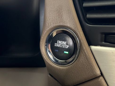 Used 2020 GMC Yukon SLT w/ Premium Edition RWD image 6