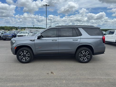 Used 2022 GMC Yukon AT4 w/ AT4 Premium Package AWD/4WD image 8