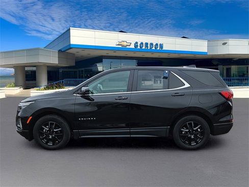 Used 2023 Chevrolet Equinox LT image 3