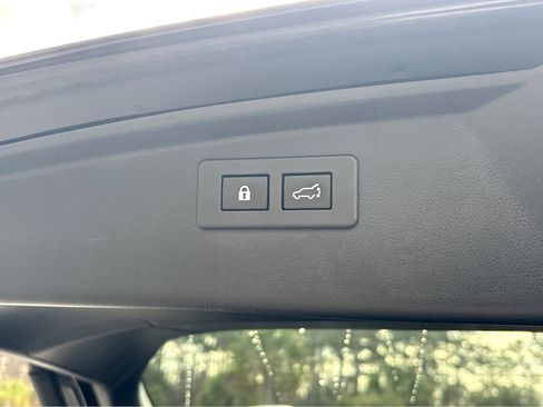 Used 2020 Subaru Outback Touring XT image 34