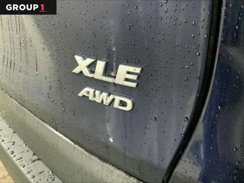 Used 2021 Toyota RAV4 XLE w/ Convenience Package AWD/4WD image 10
