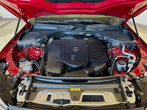 Certified 2025 Mercedes-Benz GLC 300 4MATIC image 32