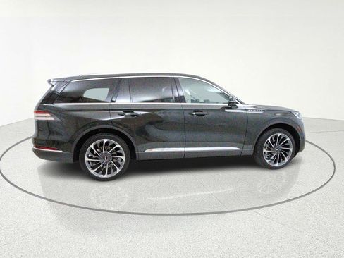 Used 2023 Lincoln Aviator Reserve w/ Equipment Group 201A image 9