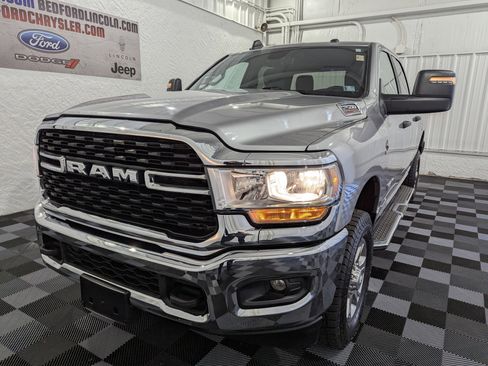 Used 2024 RAM 2500 Big Horn AWD/4WD image 3