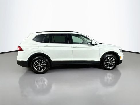 Used 2020 Volkswagen Tiguan SE w/ Panoramic Sunroof Package AWD/4WD image 9
