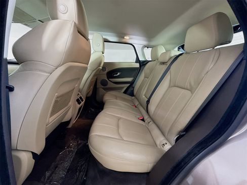 Used 2018 Land Rover Range Rover Evoque SE image 24