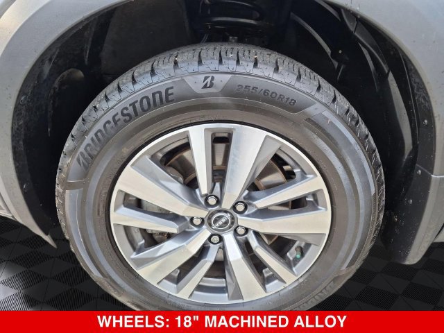Used 2023 Nissan Pathfinder SL AWD/4WD image 10
