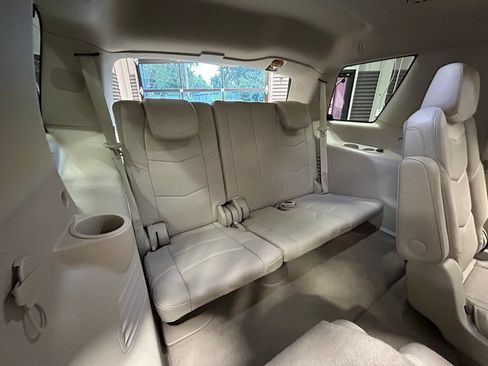 Used 2017 Cadillac Escalade Premium Luxury AWD/4WD image 6