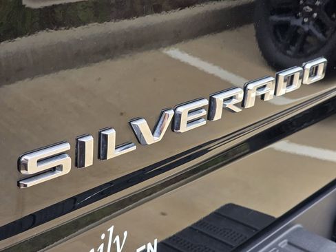 Used 2024 Chevrolet Silverado 1500 LT AWD/4WD image 8