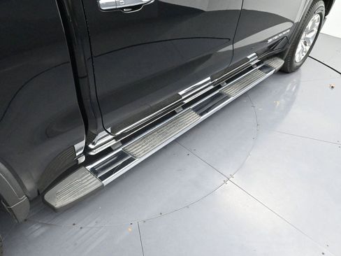 Used 2019 GMC Sierra 1500 SLT w/ SLT Premium Package image 9