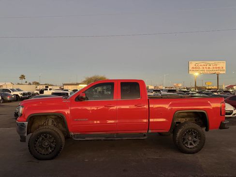 Used 2018 GMC Sierra 1500 SLE image 4