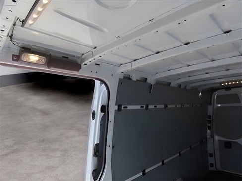 Used 2024 Mercedes-Benz Sprinter 3500 image 22