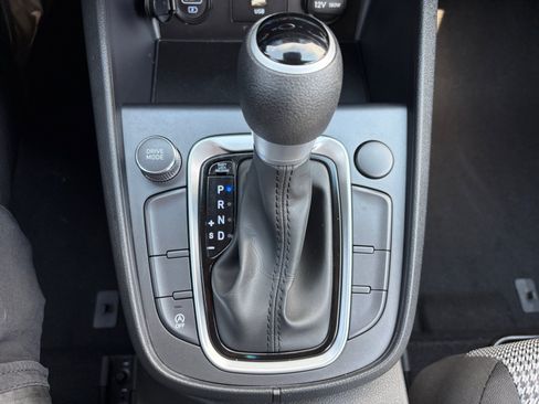 Used 2023 Hyundai Kona SE FWD image 25