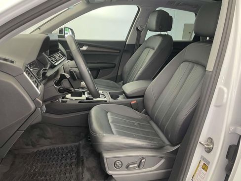 Certified 2023 Audi Q5 2.0T Premium w/ Convenience Package AWD/4WD image 5