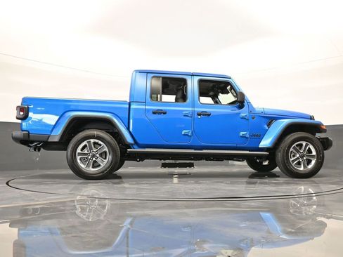 Used 2024 Jeep Gladiator Sport w/ Premium Package image 27
