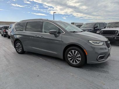 Used 2021 Chrysler Pacifica Touring-L