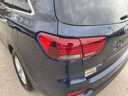 Certified 2019 Kia Sorento LX w/ LX Convenience Package image 34