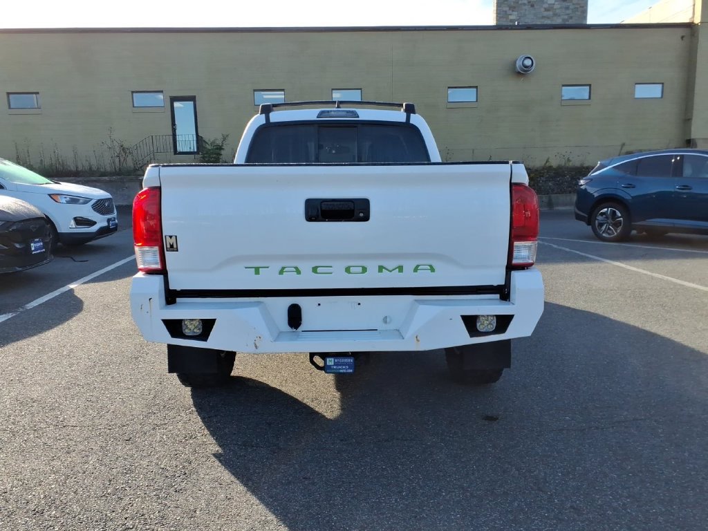 Used 2016 Toyota Tacoma SR5 w/ SR5 Appearance Package (SN) AWD/4WD image 7