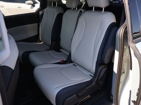 New 2026 Kia Carnival SX FWD image 12