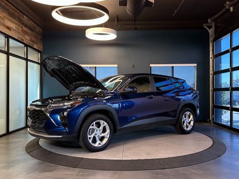 Used 2024 Chevrolet Trax LS w/ LS Convenience Package image 22