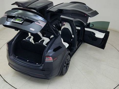 Used 2024 Tesla Model X Plaid image 92