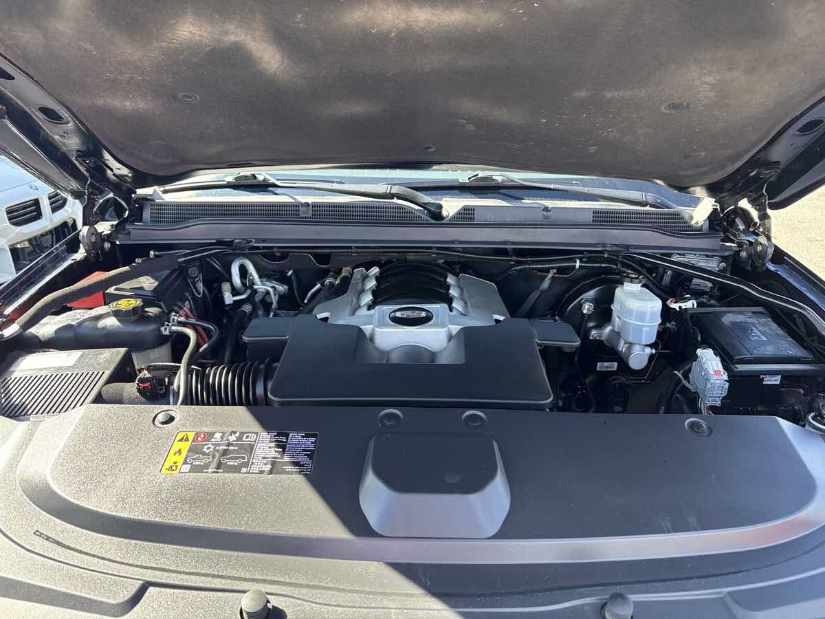 Used 2019 Cadillac Escalade ESV Premium Luxury AWD/4WD image 29