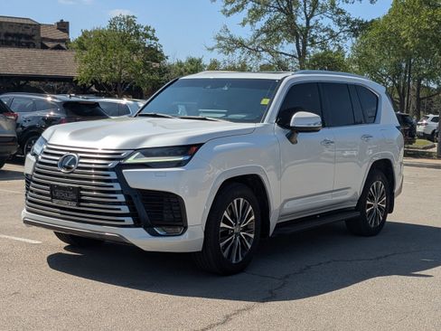 Used 2023 Lexus LX 600 4WD w/ Interior Upgrade Package image 4