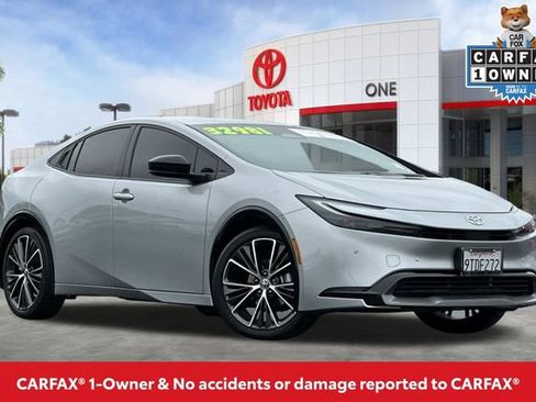 Used 2025 Toyota Prius XLE FWD image 2