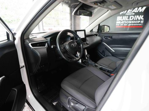 Used 2025 Toyota Corolla Cross LE w/ Moonroof Package AWD/4WD image 8