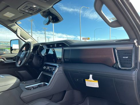 New 2026 GMC Sierra 3500 Denali w/ Denali Reserve Package image 26