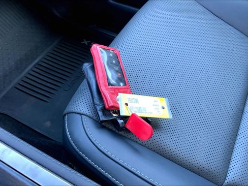 Used 2024 Lexus GX 550 image 15