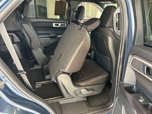Used 2020 Ford Explorer XLT image 26