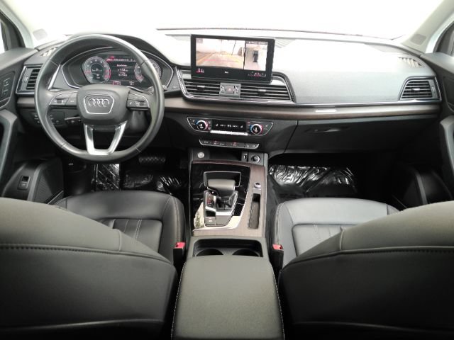 Used 2023 Audi Q5 2.0T Premium Plus w/ Premium Plus Package AWD/4WD image 2