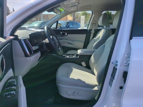 Certified 2025 Kia Sorento S AWD/4WD image 15