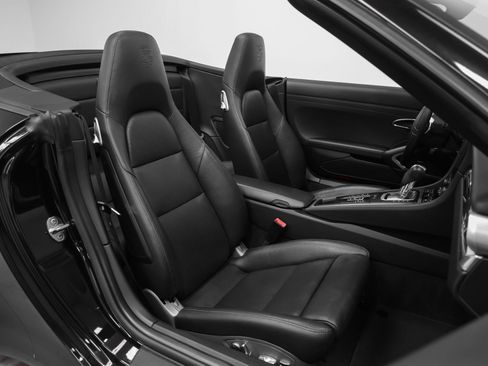 Certified 2015 Porsche 911 Carrera S RWD image 25